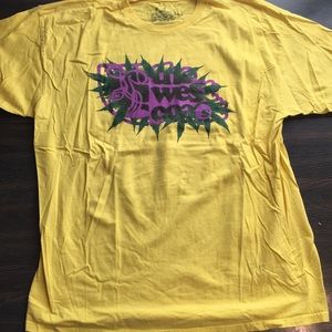 Men’s yellow seedless T-shirt